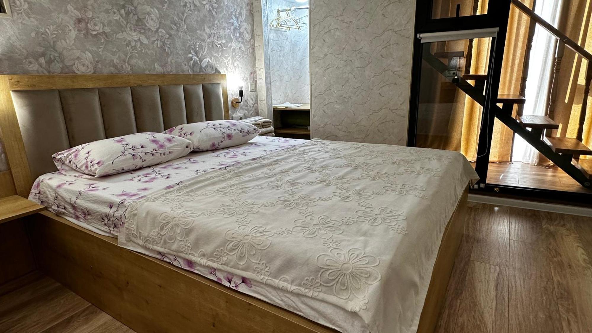 Made With Love Apartment Tbilisi Luaran gambar